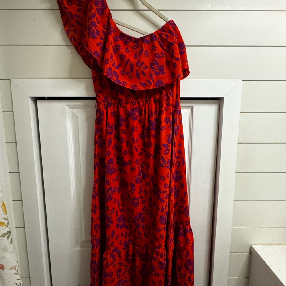 Elegant Red Floral Dress